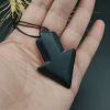 گردنبند و دکوری یشم عباس آباد اصل معدنی کد 8863