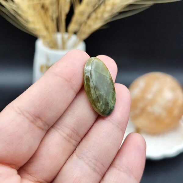 نگین پریدوت ( زبرجد ) اصل معدنی کد 9274