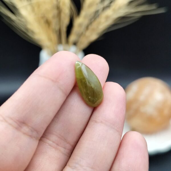 نگین پریدوت ( زبرجد ) اصل معدنی کد 9278
