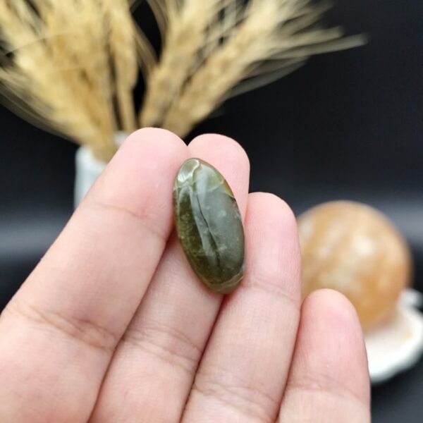 نگین پریدوت ( زبرجد ) اصل معدنی کد 9276