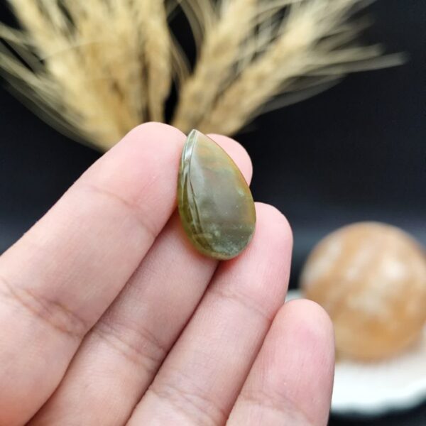 نگین پریدوت ( زبرجد ) اصل معدنی کد 9275