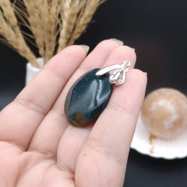 گردنبند نقره سنگ خون اصل معدنی کد 8767