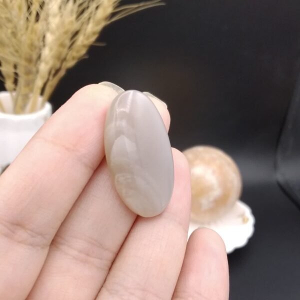 نگین مون استون (سنگ ماه) اصل معدنی کد 8786