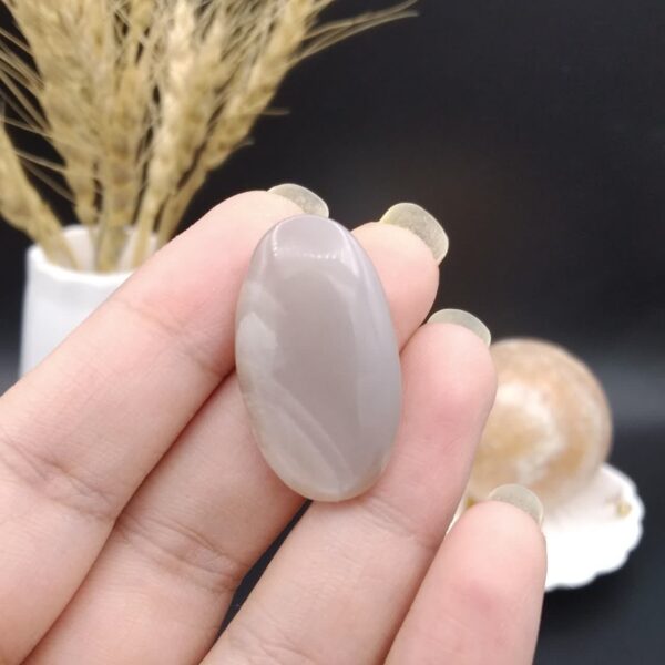 نگین مون استون (سنگ ماه) اصل معدنی کد 8786