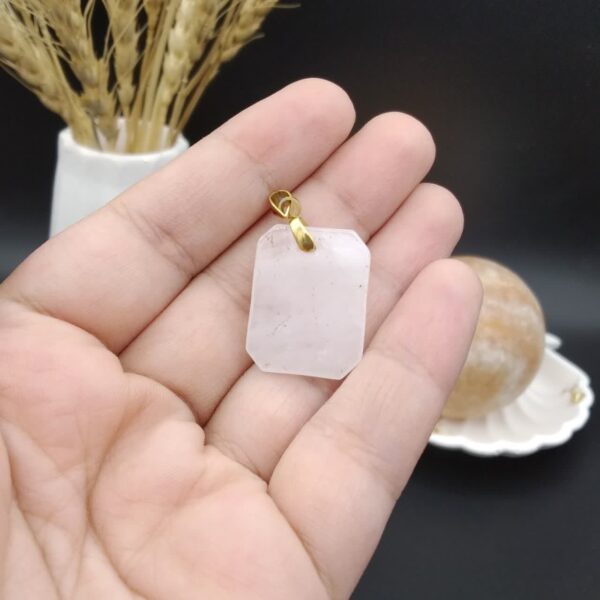 گردنبند رزکوارتز اصل معدنی کد 8706