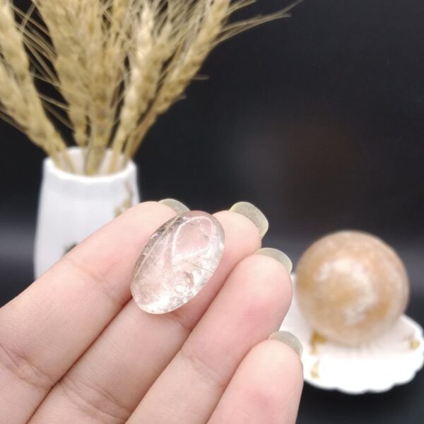 نگین دُر مویی طلایی ( کوارتز رتایل ) اصل معدنی 8661