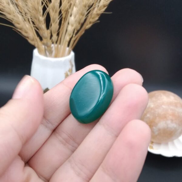 نگین عقیق سبز اصل معدنی کد 8897