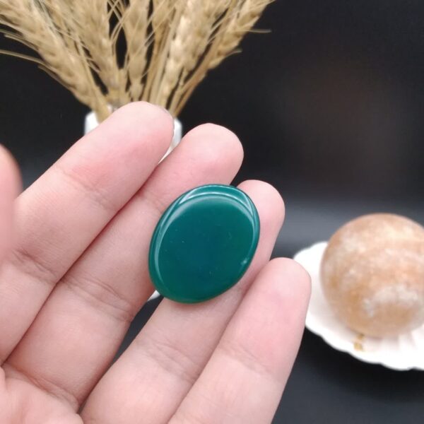 نگین عقیق سبز اصل معدنی کد 8897