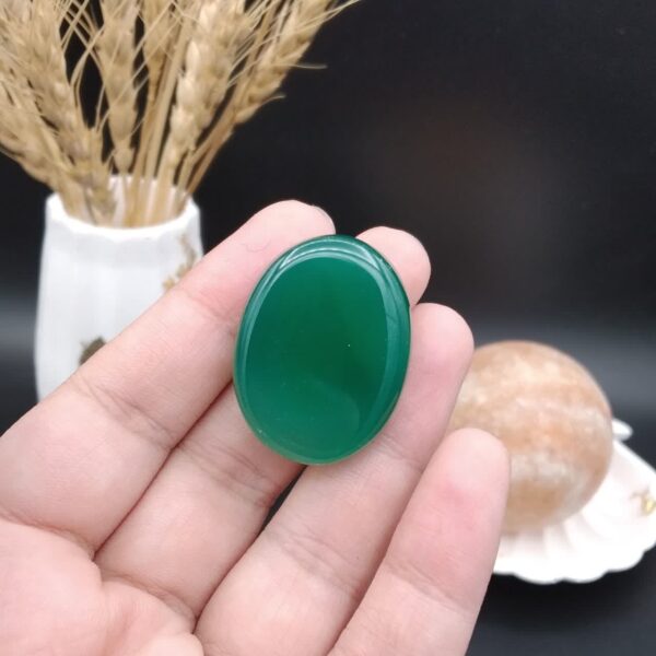 نگین عقیق سبز اصل معدنی کد 8898