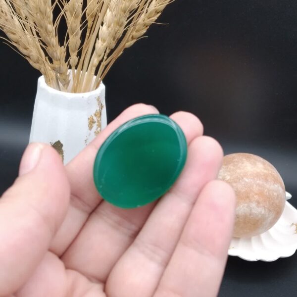 نگین عقیق سبز اصل معدنی کد 8898