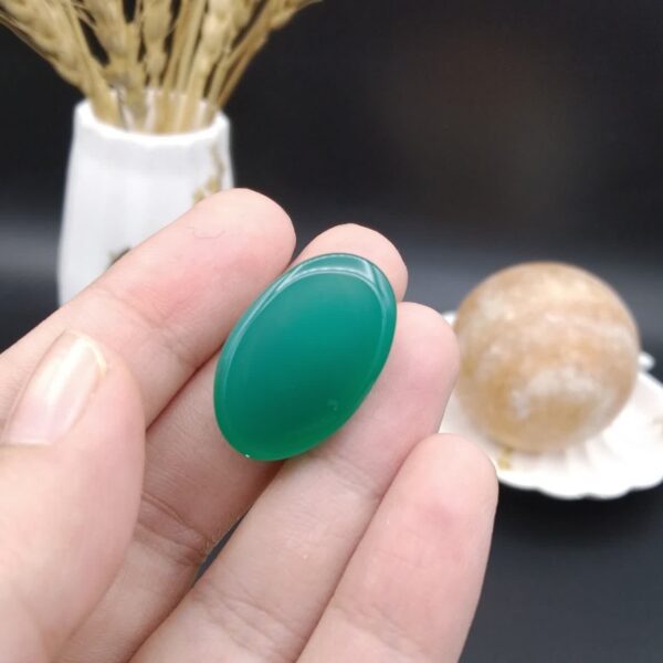 نگین عقیق سبز اصل معدنی کد 8902