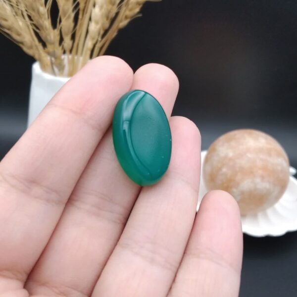 نگین عقیق سبز اصل معدنی کد 8895