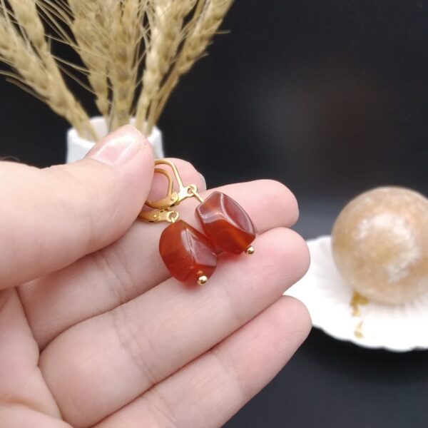 گوشواره عقیق قرمز اصل معدنی مدل هل پیچ کد 8993