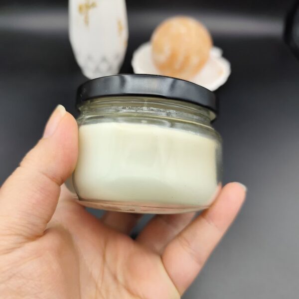 شمع شیشه ای درب فلزی با رایحه گل یاس کد 9153
